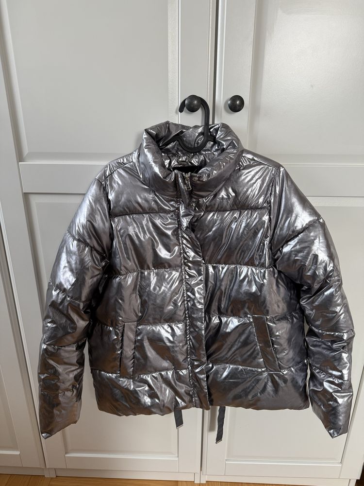 Srebrna kurtka zimowa puffer jacket puchowa Mohito 36