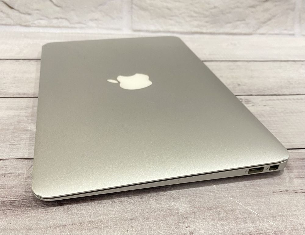 Apple MacBook Air 2012 (A1465) 11.6’’ i5 4GB ОЗУ/ 64GB SSD (r1422)