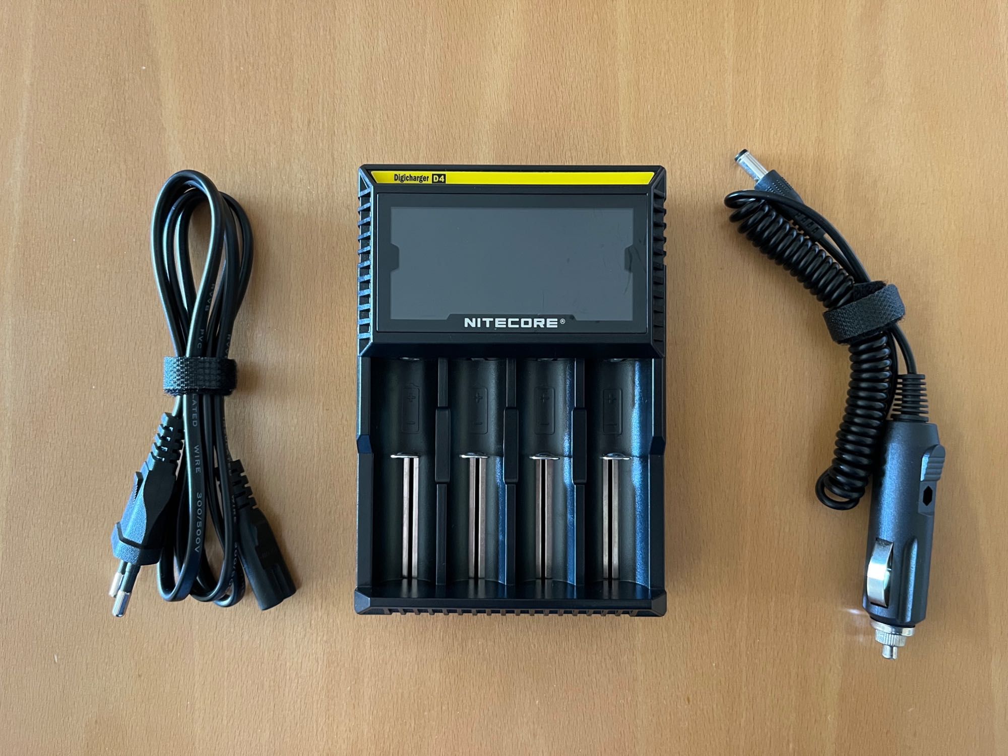 Carregador Pilhas Nitecore D4