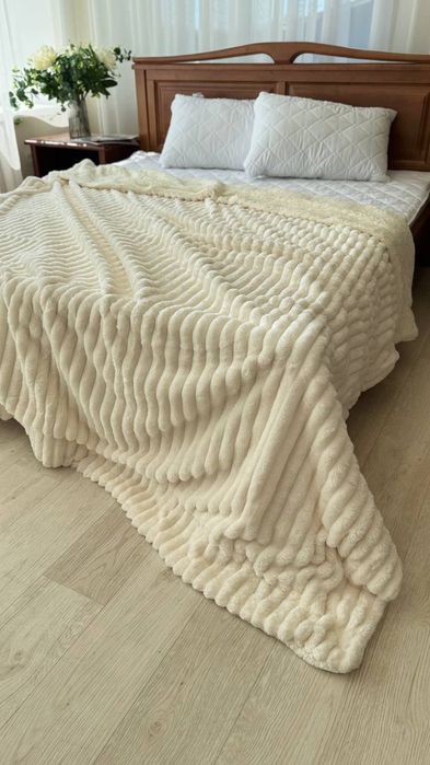 Тепле покривало на овчині