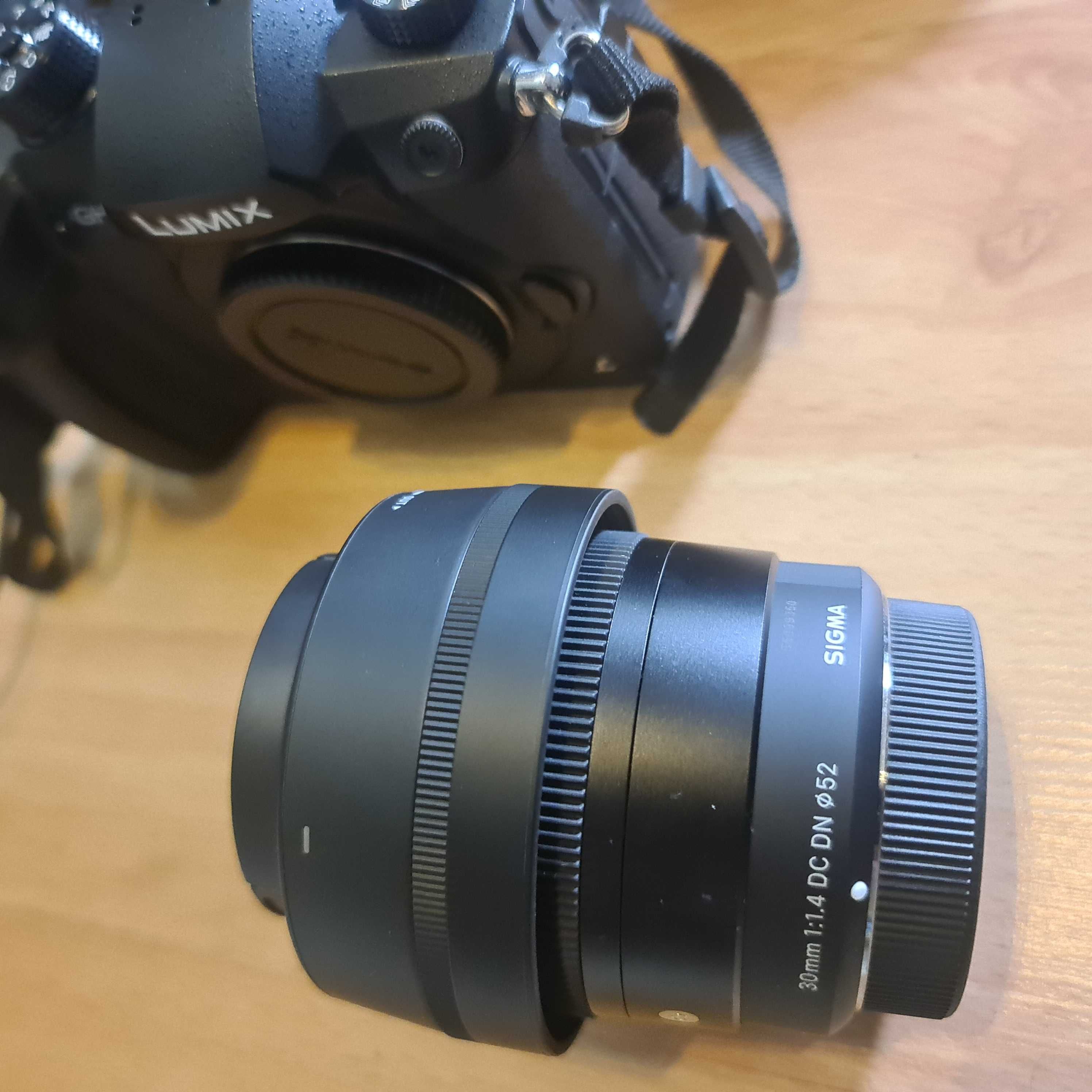 Zestaw Lumix DC-GH5 + Sigma 30mm f/1.4 DC DN Contemporary (Micro 4/3)