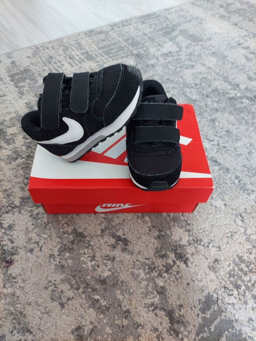 Buty dziecięce Nike roz 19.5