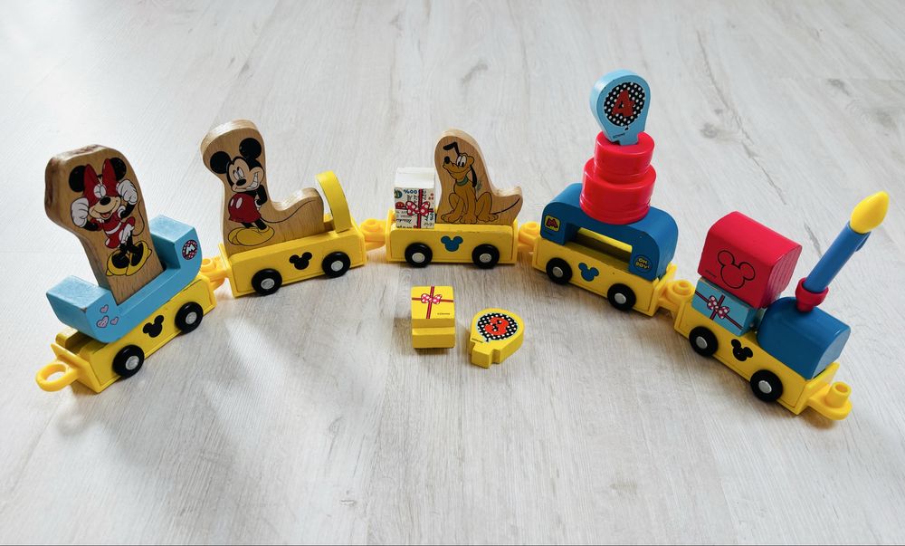 Pociąg drewniany, lokomotywa Disney