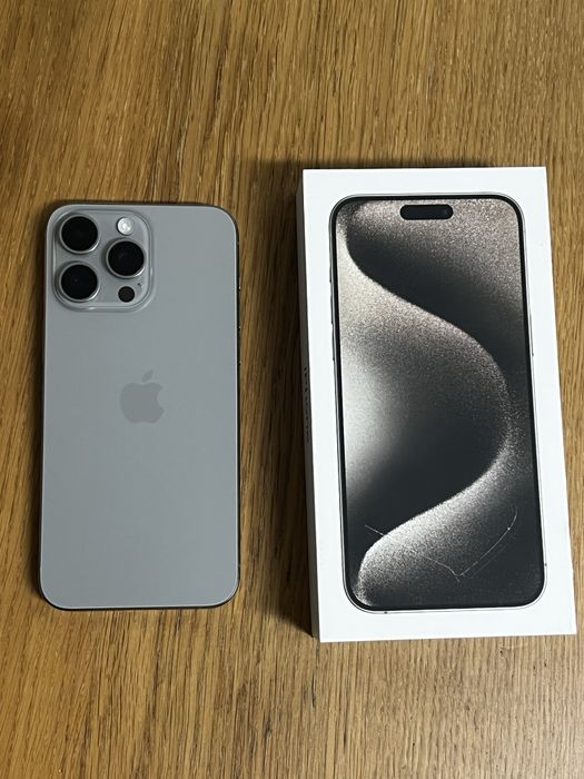 iPhone 15 Pro Max 256 + Capas