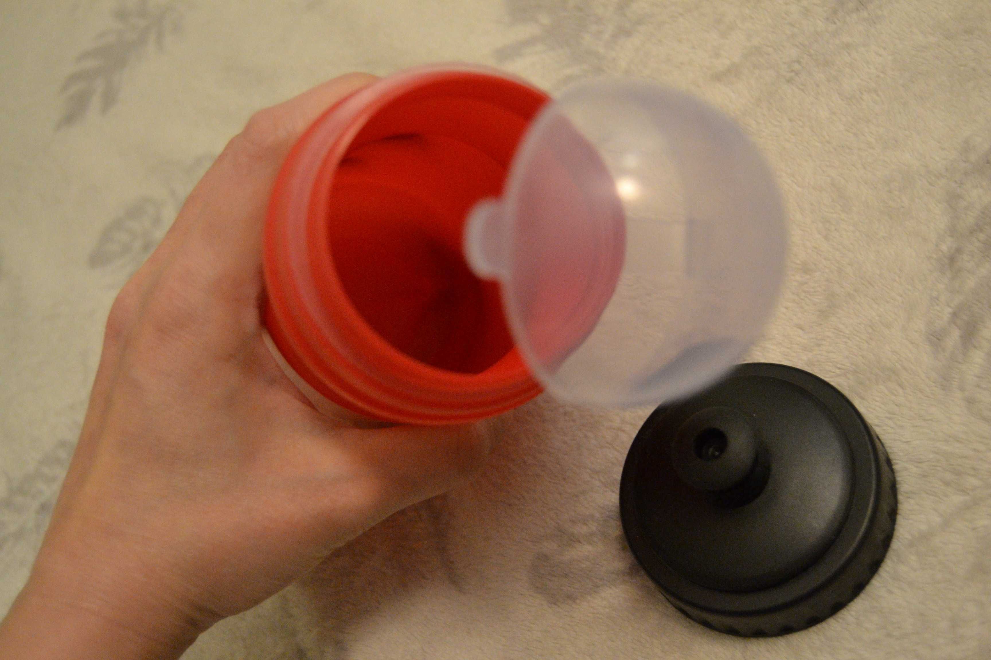 Butelka na wodę bidon z przykrywką 0,5 l  czerwona