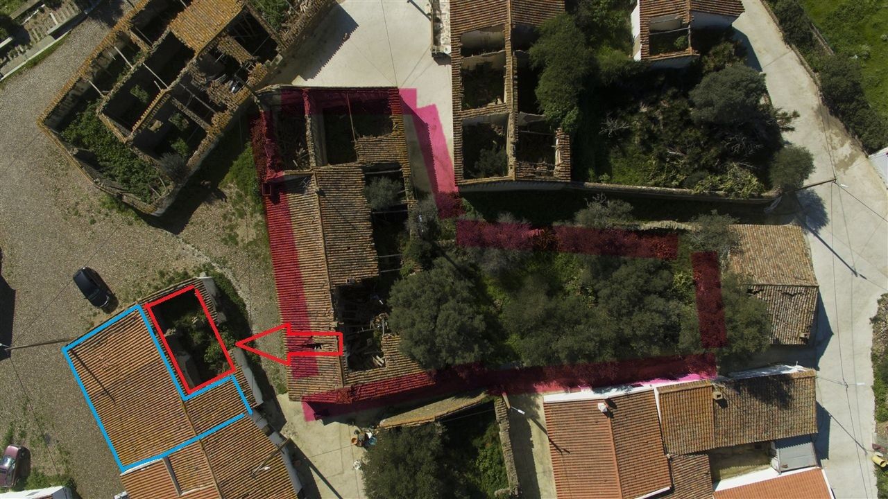 Terreno urbano 602–651 m² com ruína 364 m²
