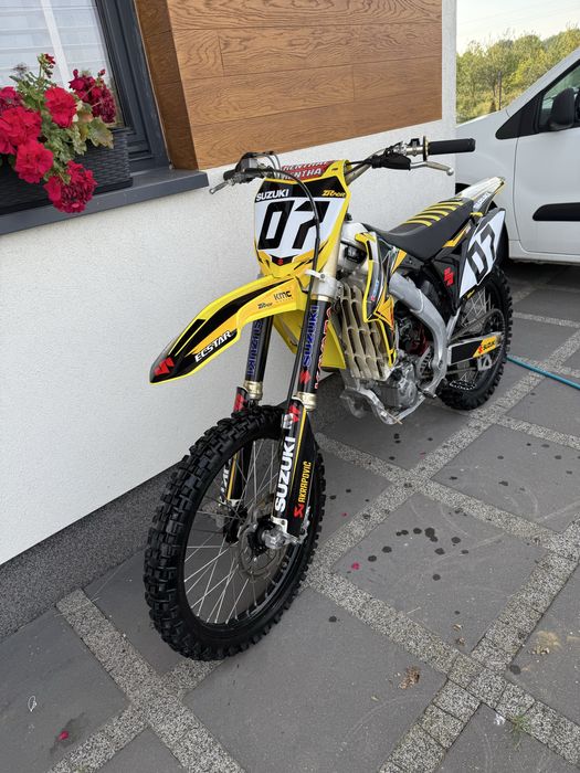Cross suzuki rmz 250. 2014