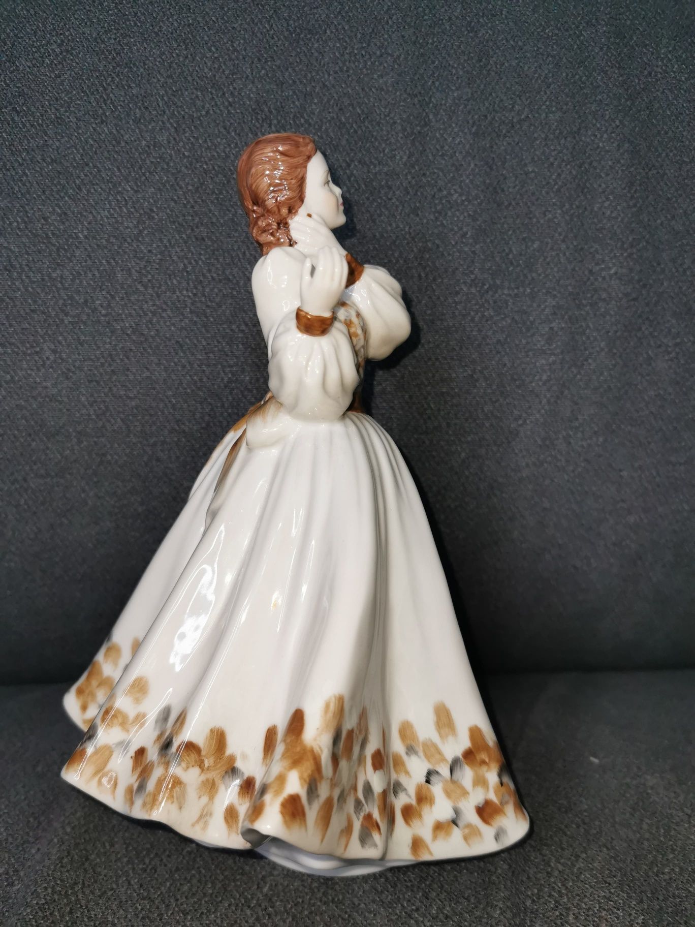 Figurka z porcelany Coalport