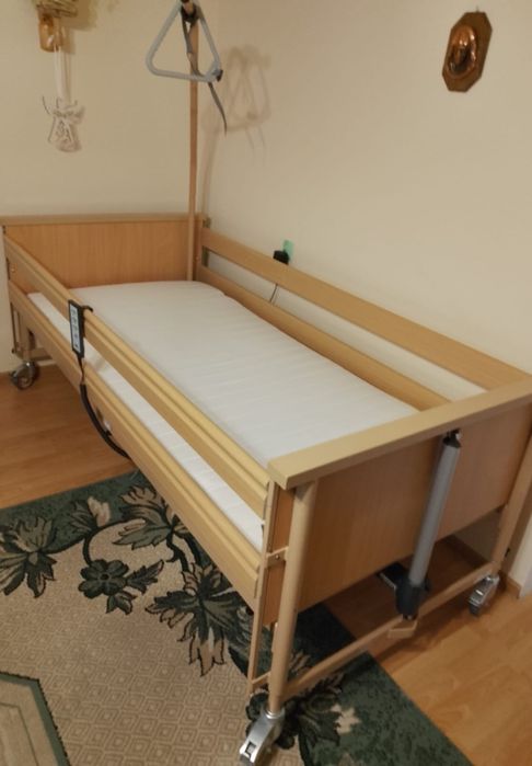 Łóżko rehabilitacyjne elektryczne używane