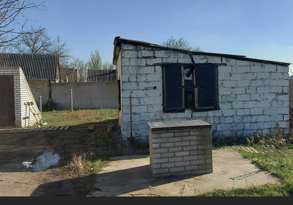 складське приміщення, база, їдальня, готель