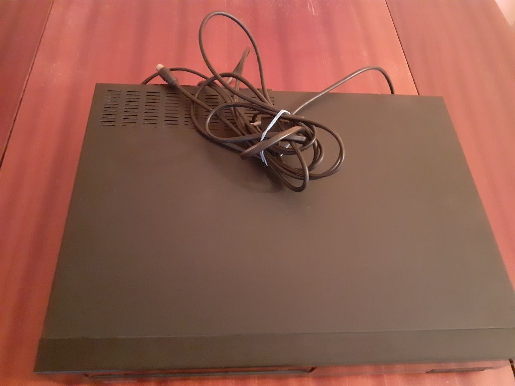 Odtwarzacz video Sanyo VHR5100