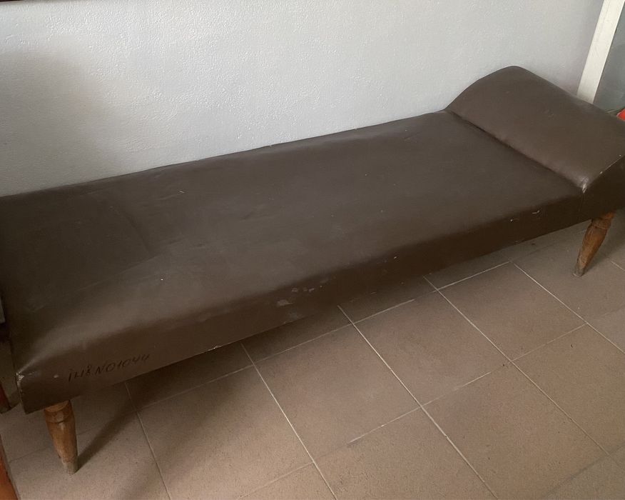 Медична кушетка радянських часів