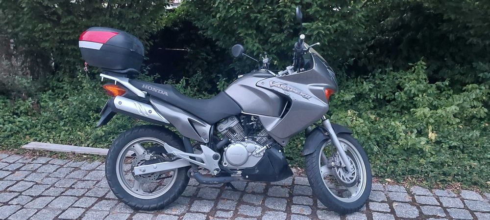 Honda Varadero 125 cm3 jak nowy tylko 3500 km przebieg oryginał