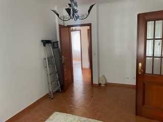 Casa como nova e bem situada