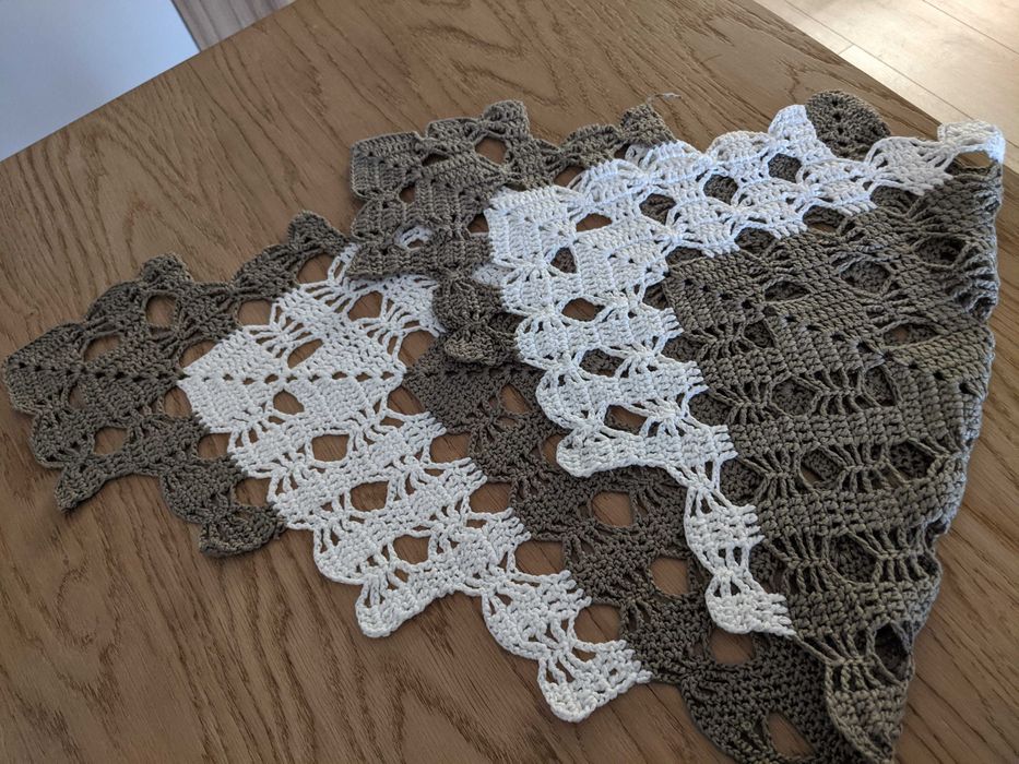 Bieżnik serwetka szydełkowa obrus piękna rękodzieło gratis 102/49