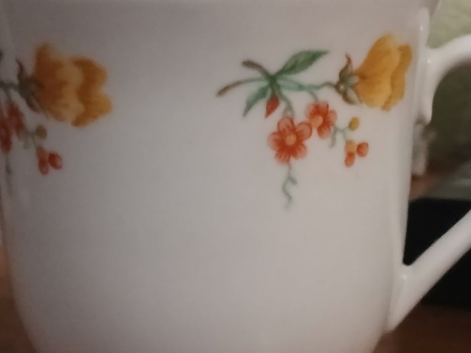 Чашки    фарфор.