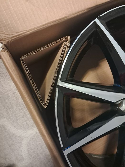 Felga aluminiowa toyota corolla GR-SPORT  18 cali