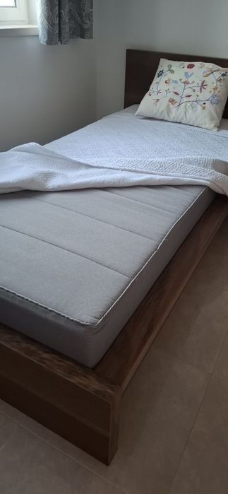 Cama ikea como nova