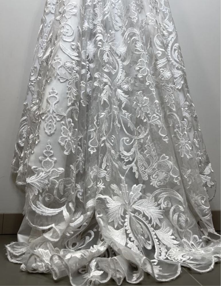 Платье свадебное кружевное