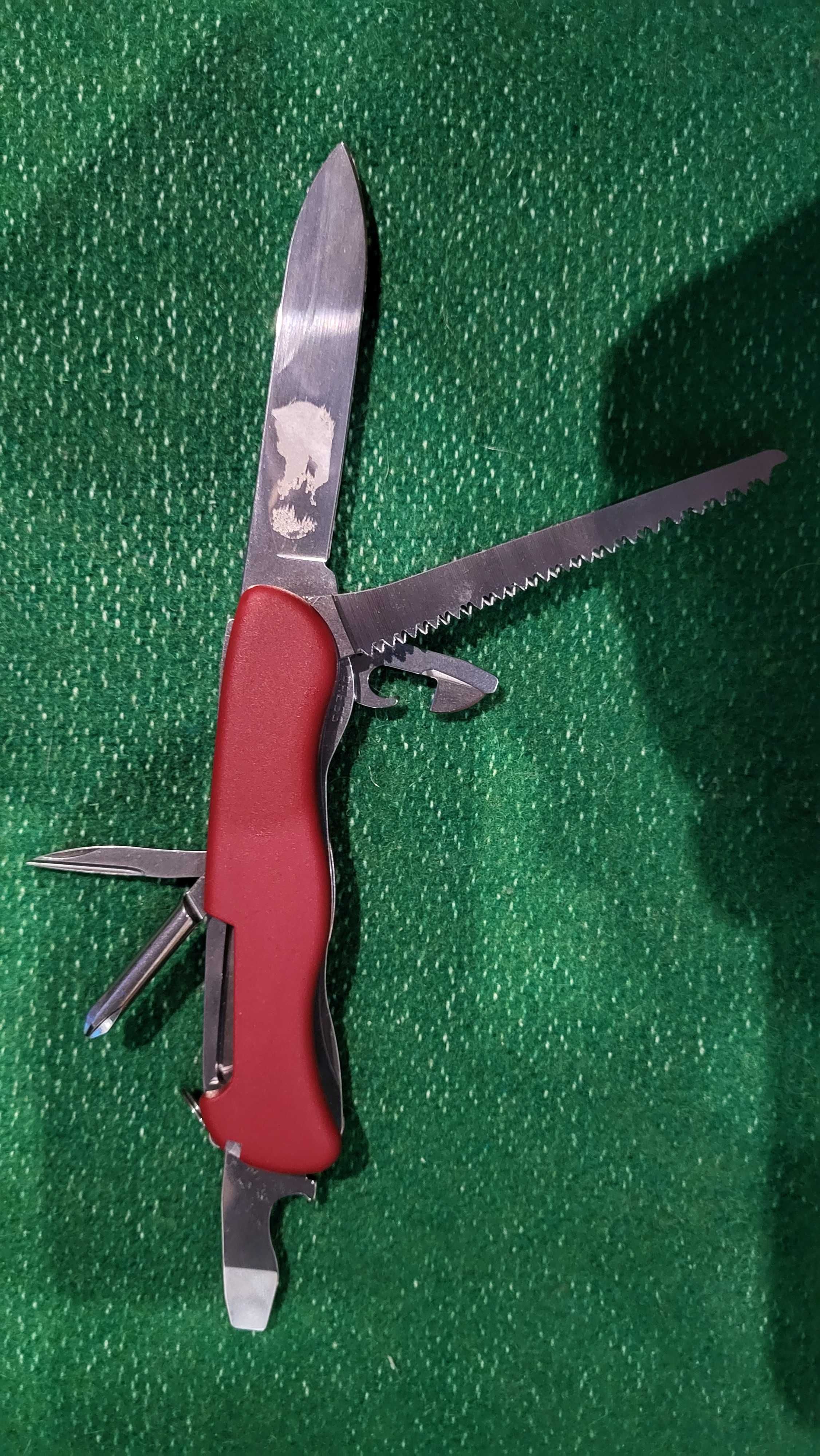 Nóż Scyzoryk Victorinox Forester 0.8363 Czerwony 12W1