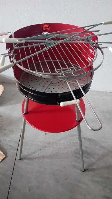 Grelhador a carvão  Melo