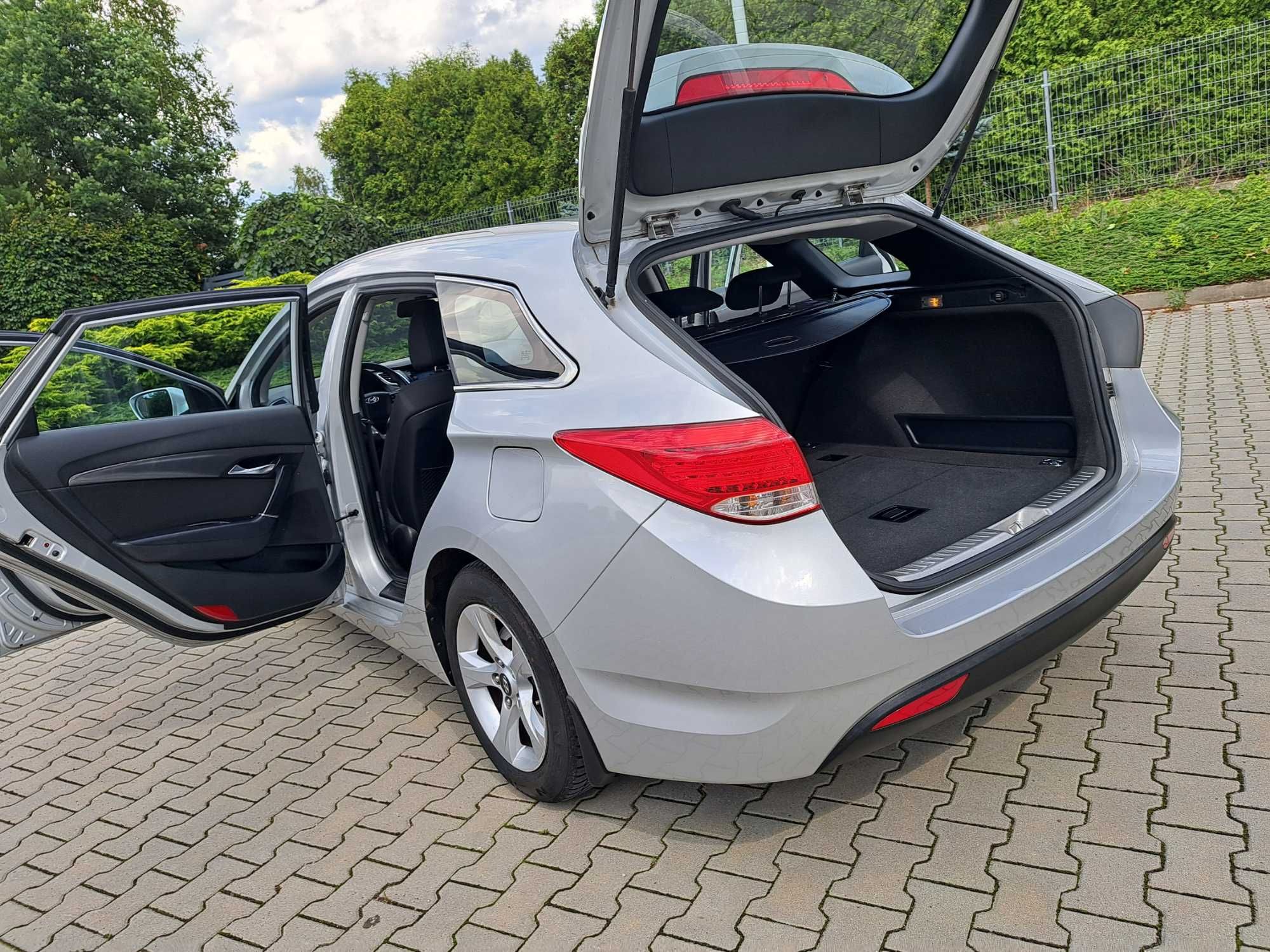 Ładne i40*2014r*Salon PL*2.0 Benzyna*Przebieg 139 tyś*Alu*Kamera*Navi*