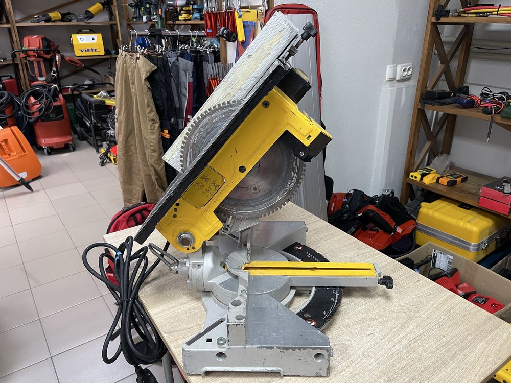 Dewalt DW711 / дискова комбінована пила Девольт