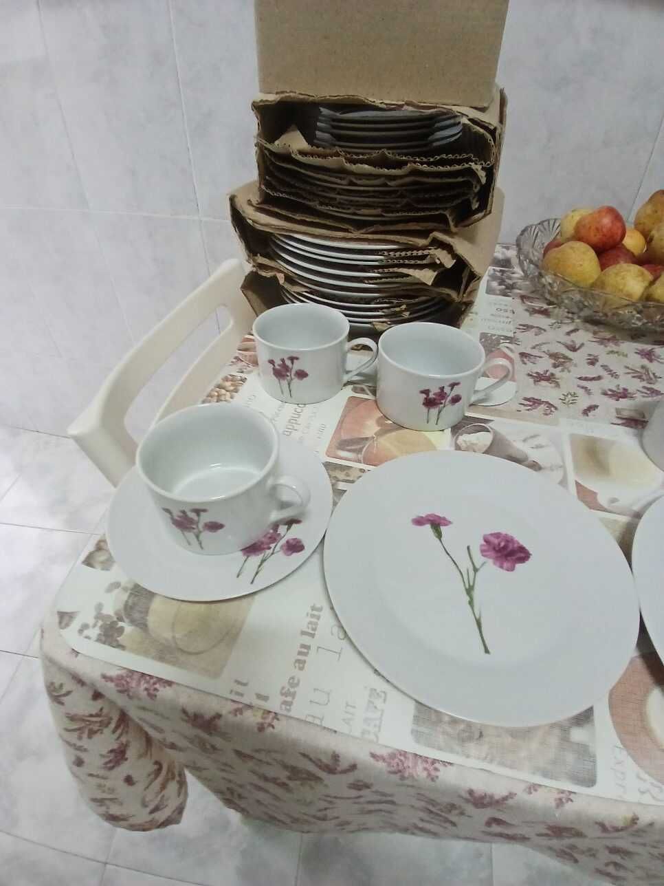 Conjunto de Louça  24 Peças em Porcelana para 6 pessoas