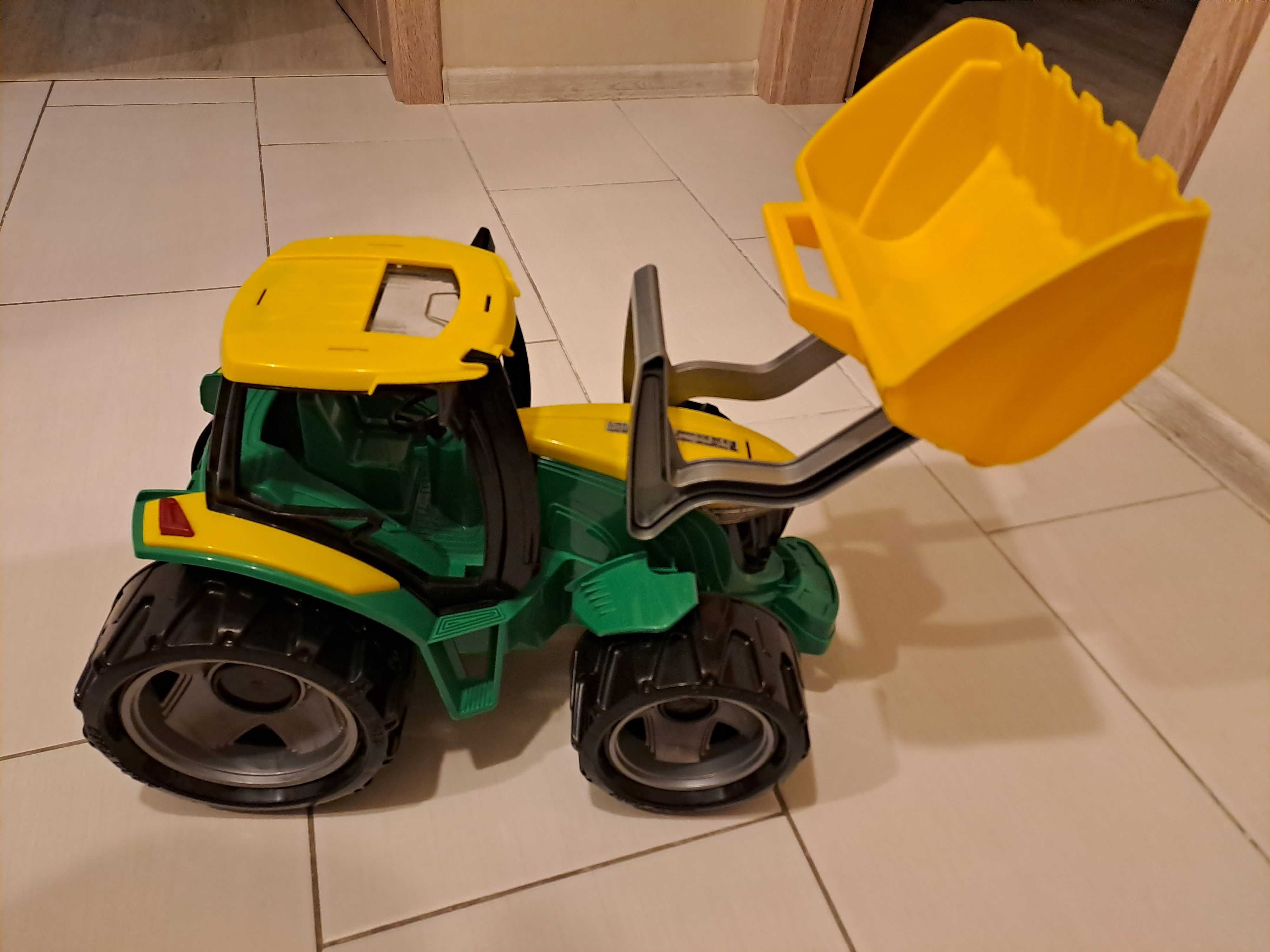 Traktor z przyczepką Lena Giga