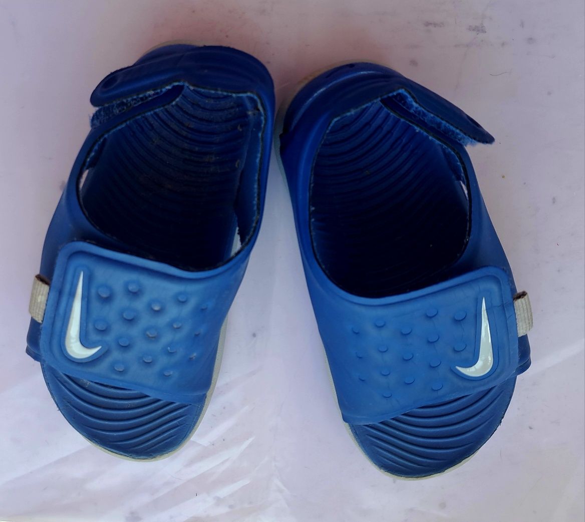 Сандалі (босоніжки) Nike.Стан відмінний!