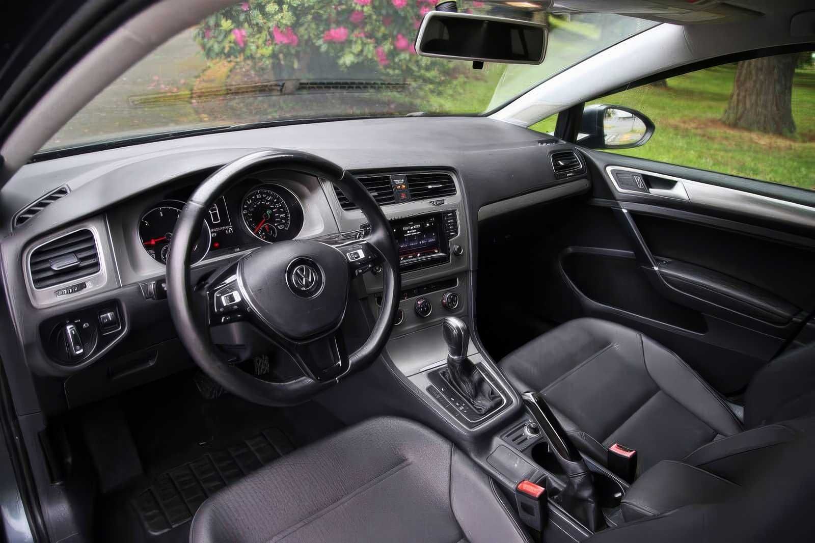 2015 Volkswagen Golf TDI S