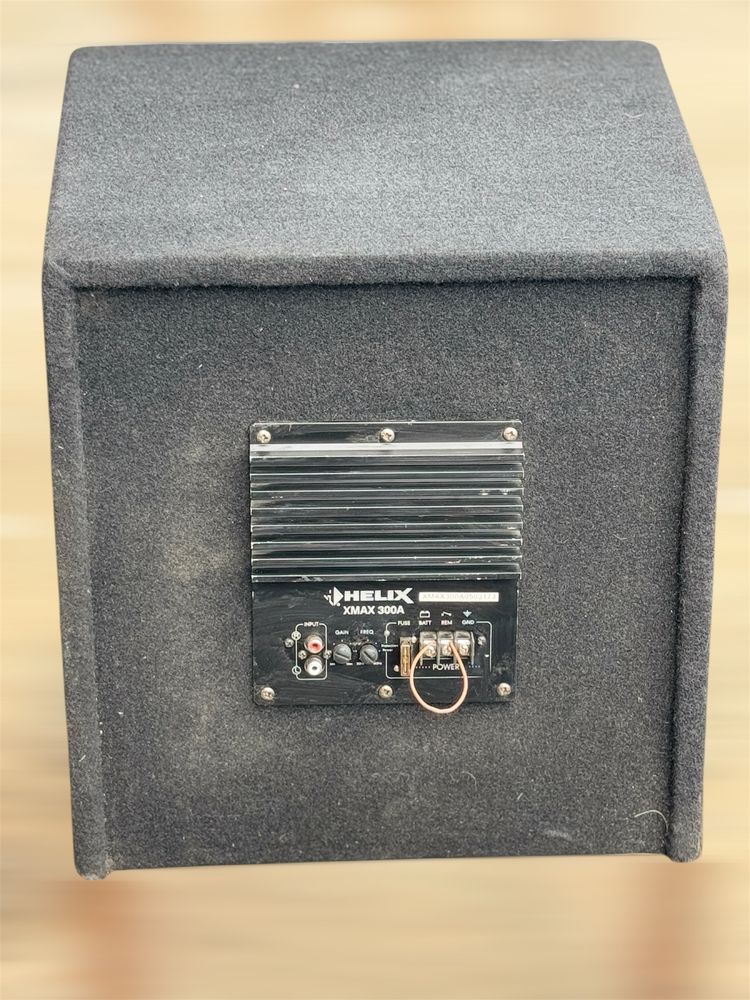 ПРОДАТЬ Сабвуфер Helix Xmax 300A