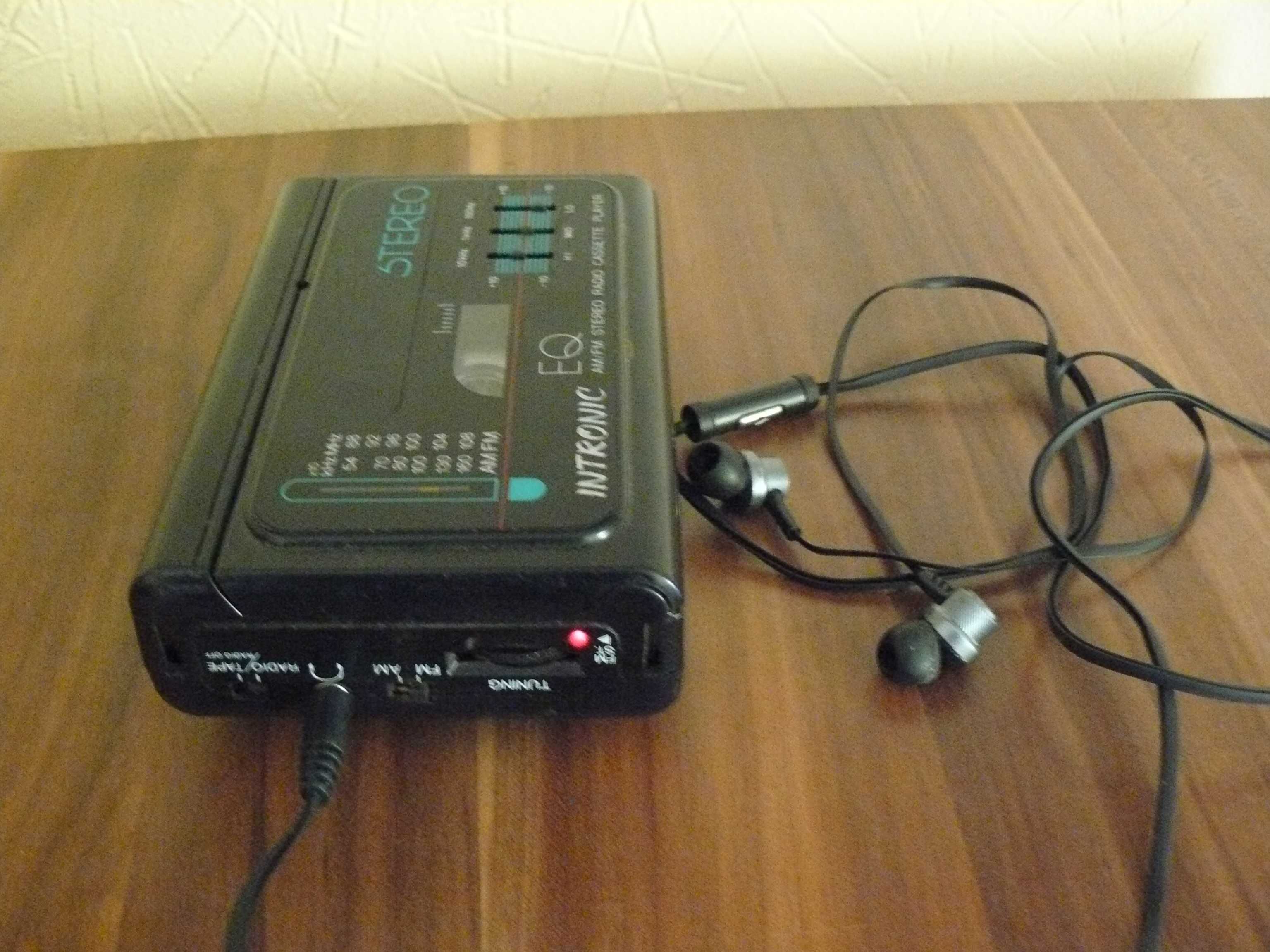 Walkman magnetofon radio equalizer słuchawki kaseta sprawny