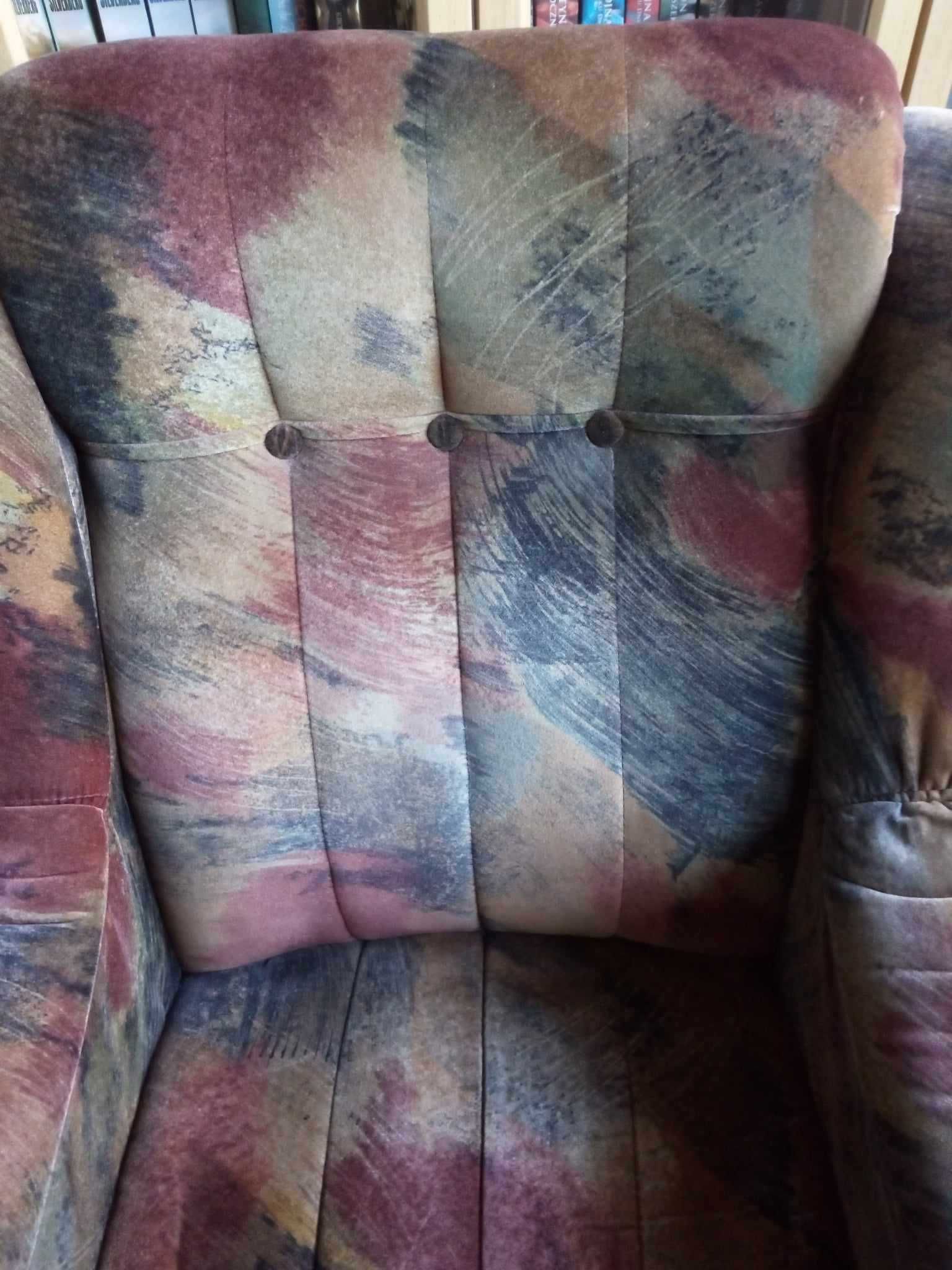 fotel tapicerowany, bardzo wygodny, dość niski, stan bardzo dobry