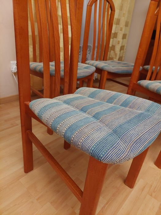 5 krzeseł drewnianych