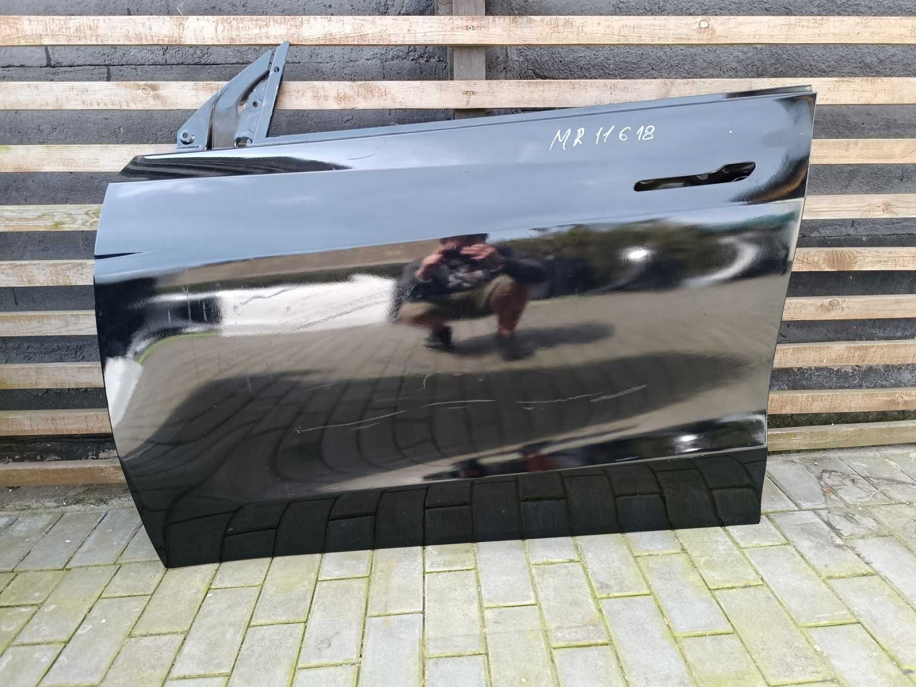 Tesla Model Y Przednie Lewe Drzwi