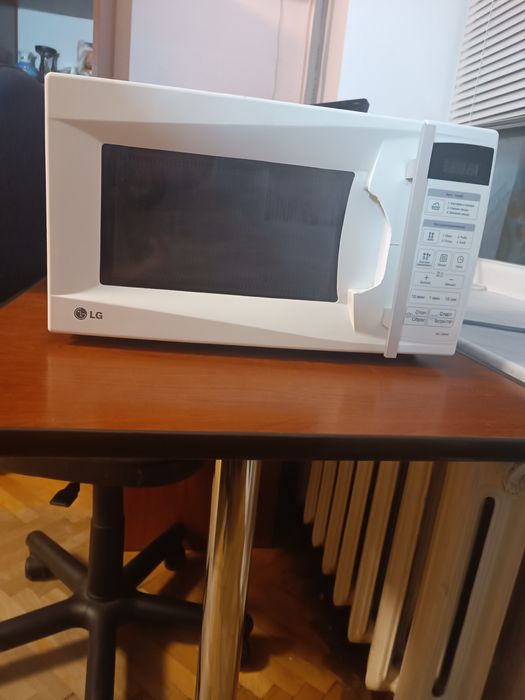 Мікрохвильова піч LG MS-1949W