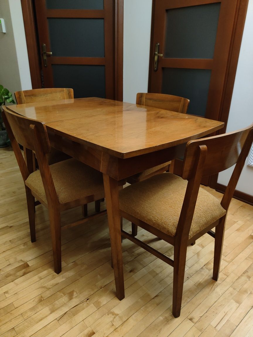 Stół z krzesłami Bilea, PRL