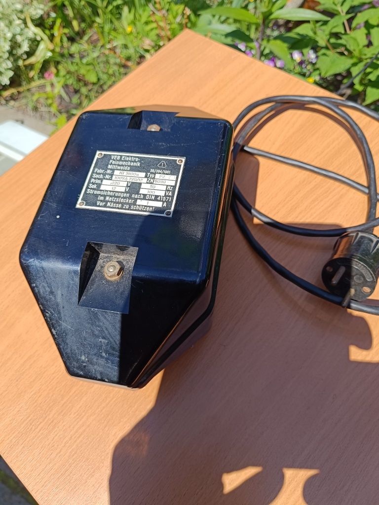 Transformator sieciowy.  220 / 12 V/8 A