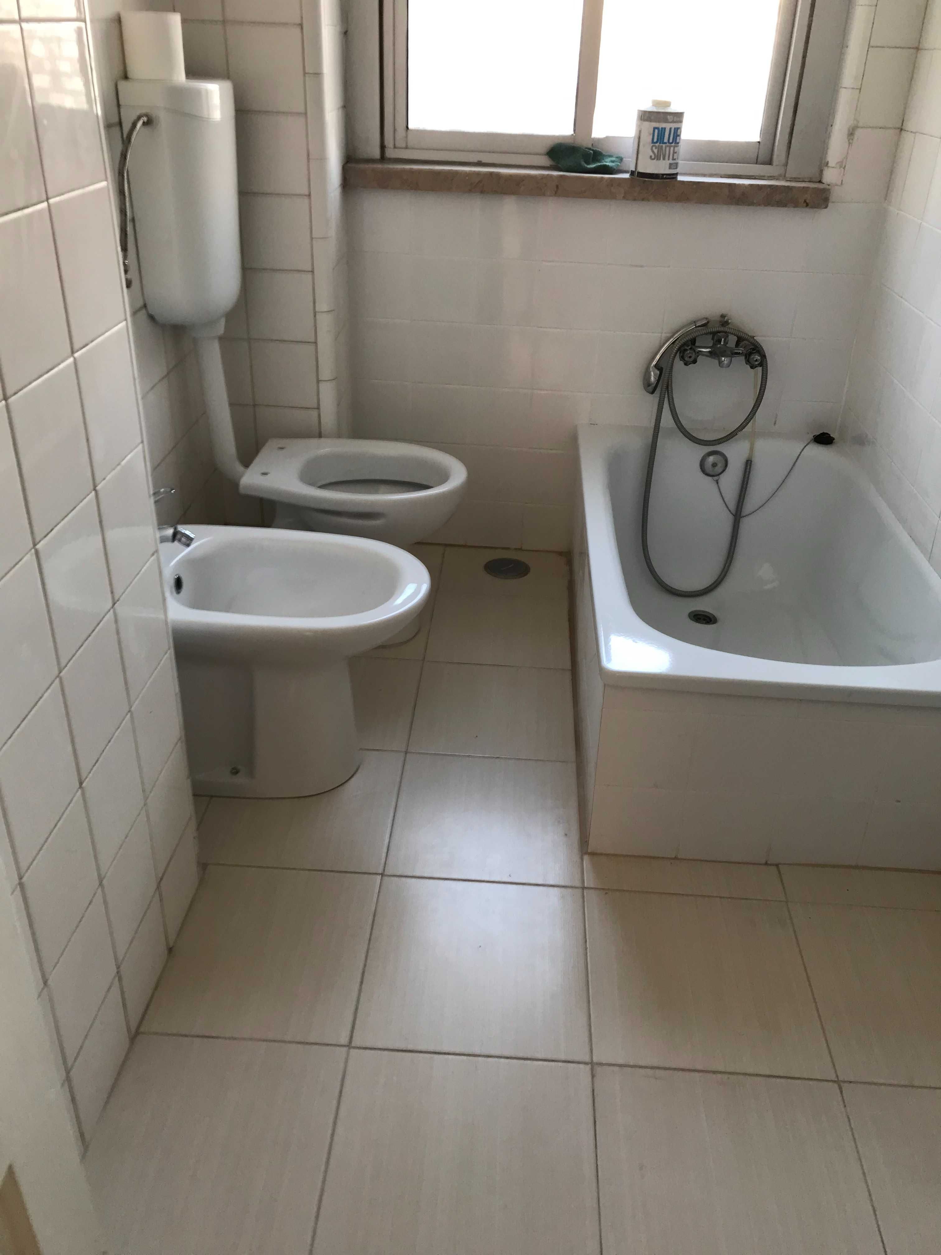 T2 remodelado junto ao Metro Amadora-Este