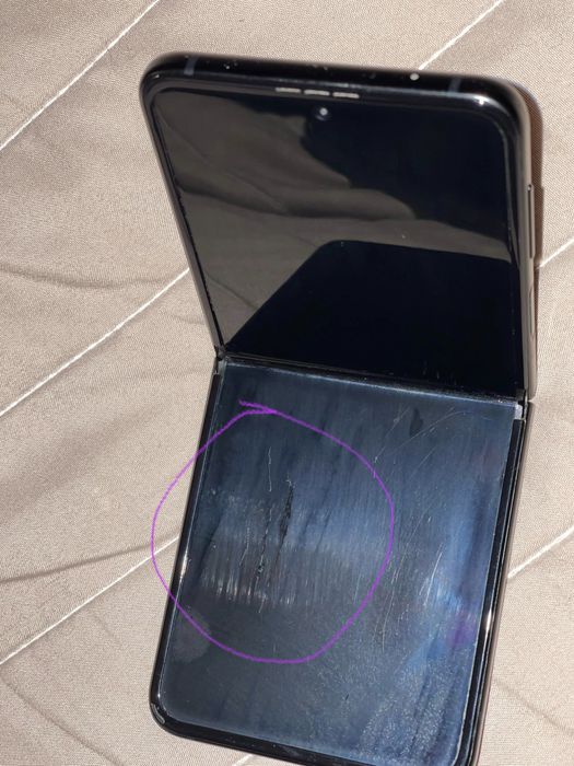 Samsung Galaxy Z Flip3