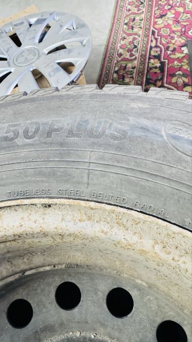 Продам зимнюю резину на дисках. 215/65 R16 98Q IG50