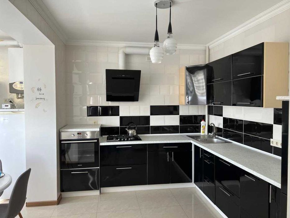 2-к Квартира вул. Довженка