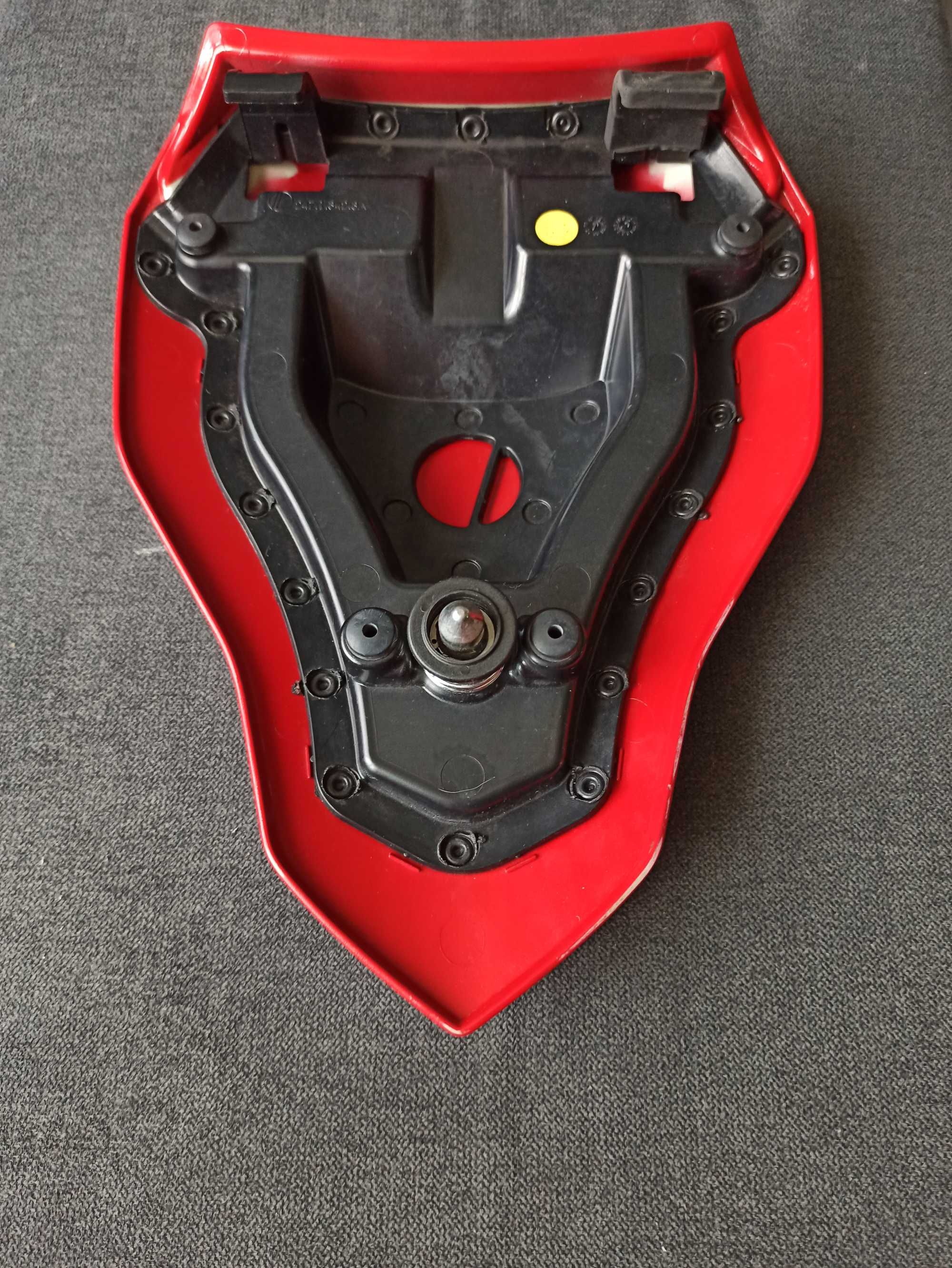 Ducati Streetfighter 848/1098/1098s nakładka siedzenie pasażera kanapa