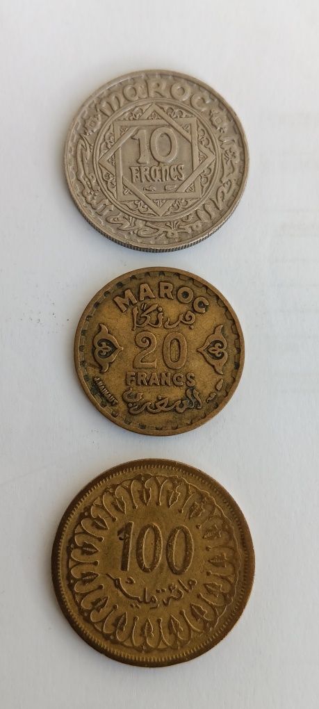 9 moedas diversas de países Árabes