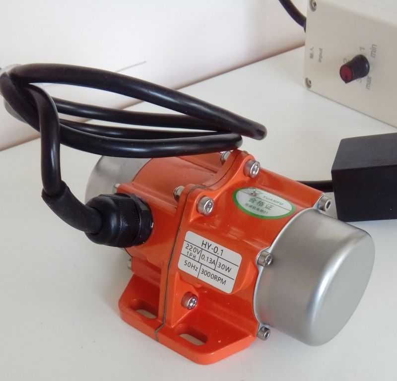 silnik wibracyjny 220V 30W z regulatorem