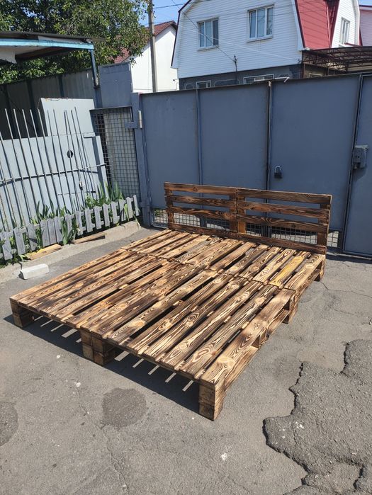 Меблі з піддонів, ліжко з піддонів, диван,, стіл з піддонів