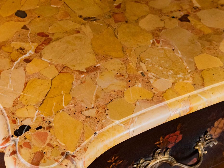 Cómoda Bombada Laca Mármore Luís XV, Século XIX