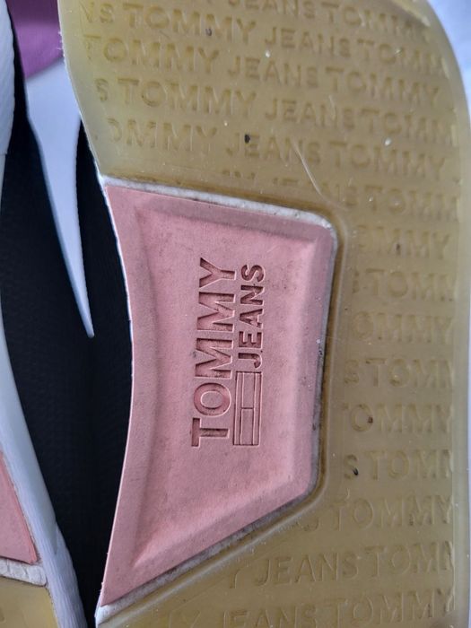 Кросівки, мокасіни, Фірмові