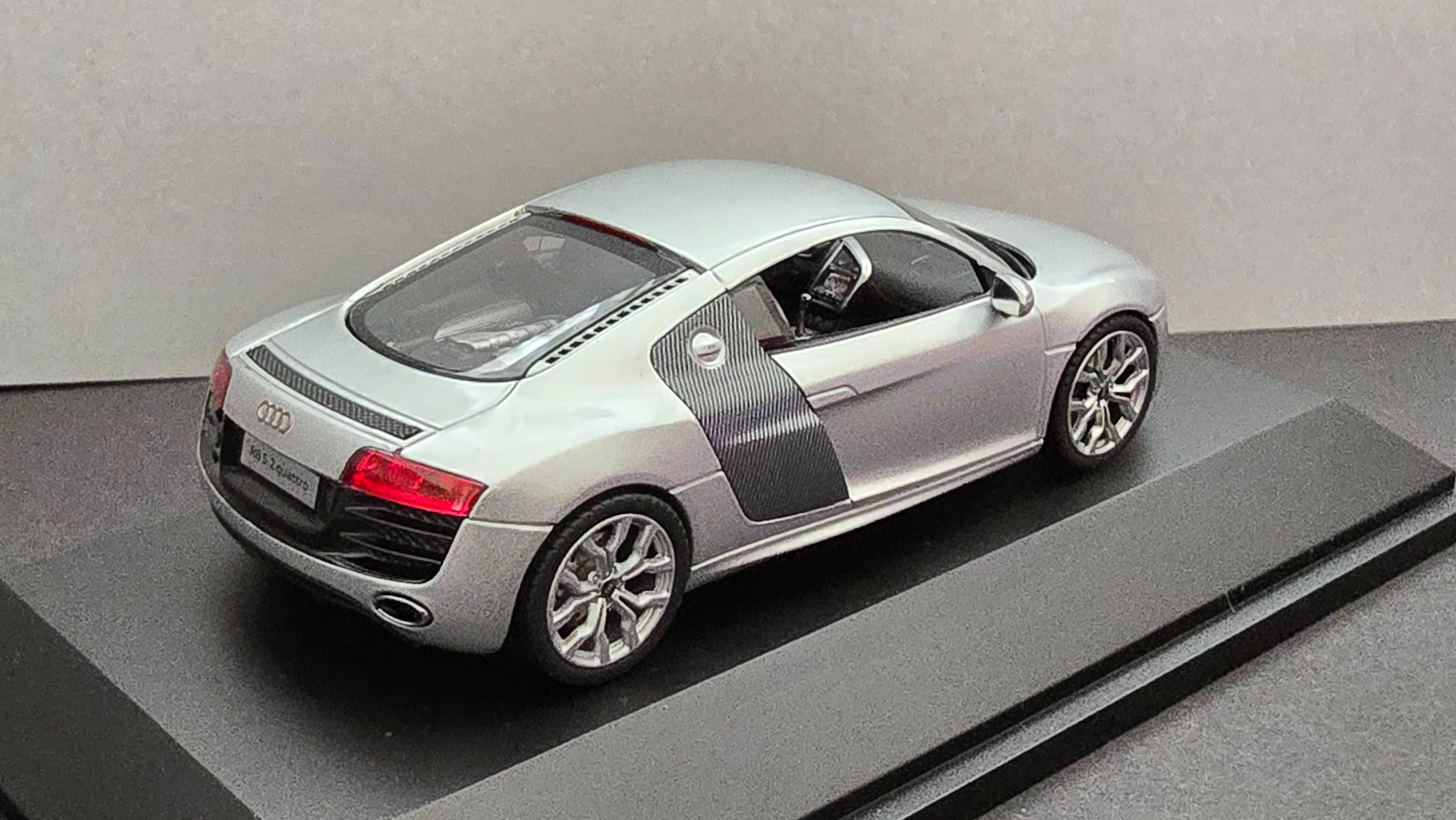 1:43 Schuco Audi R8 V10